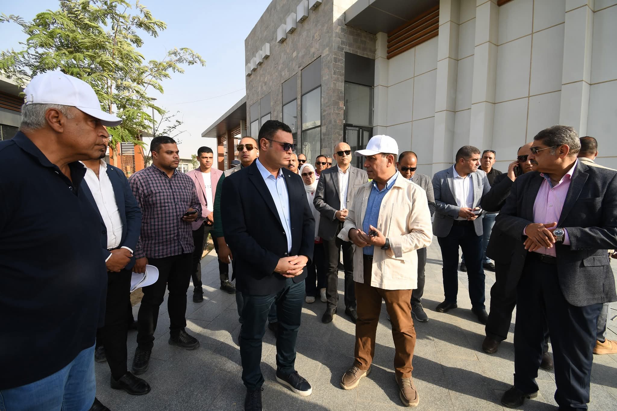وزير الإسكان يتابع سير العمل بمشروع حدائق "تلال الفسطاط"