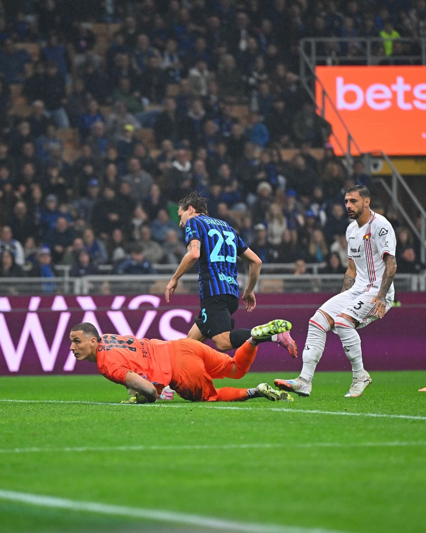 إنتر ميلان الإيطالى على كريمونيزي 4-1