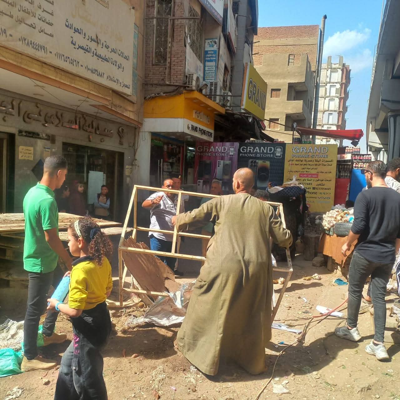محافظة الجيزة تتصدى للتعديات على حرم الطريق 
