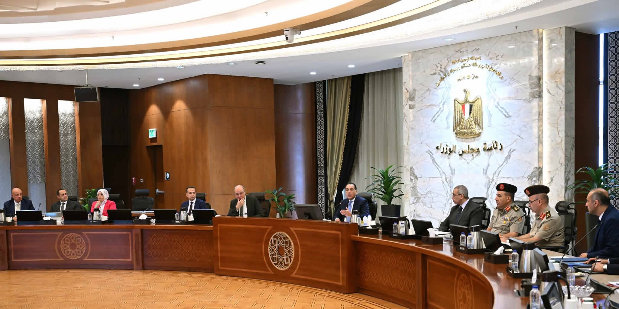 رئيس الوزراء يُتابع مشروعات تطوير البُنى التحتية وأنظمة التأمين بالمطارات المصرية
