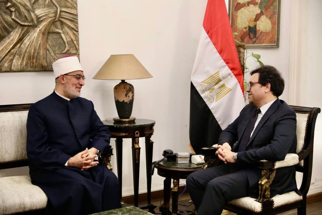 وزير الثقافة يستقبل مفتي الجمهورية لبحث تعزيز التعاون المشترك في نشر الوعي والفكر المستنير