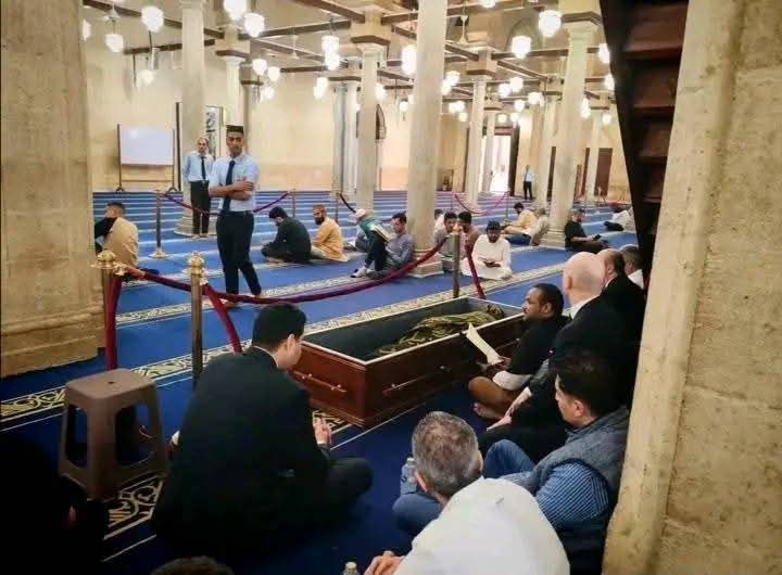 جثمان العلامة الدكتور عمر هاشم يغادر الدنيا ملفوفا بكسوة الكعبة
