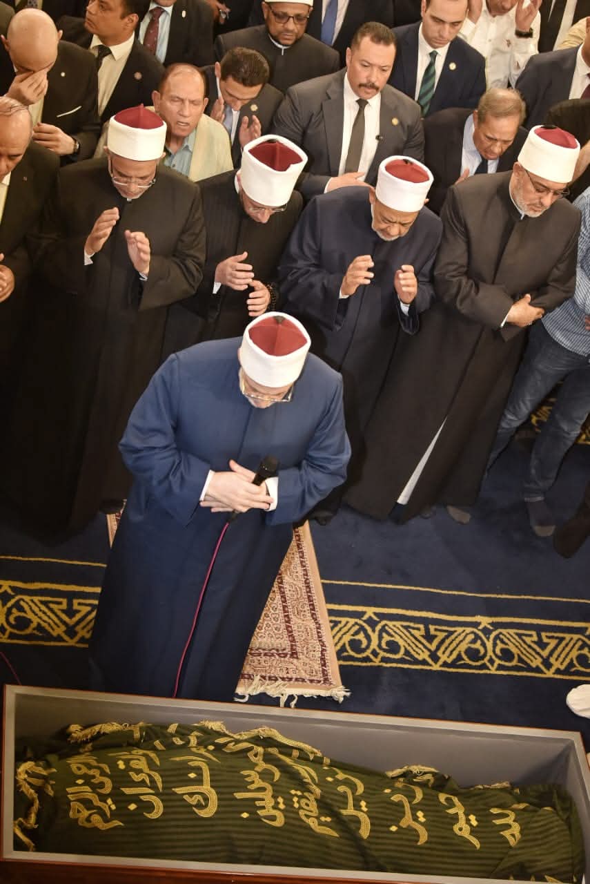 بث مباشر.. صلاة الجنازة على الدكتور أحمد عمر هاشم