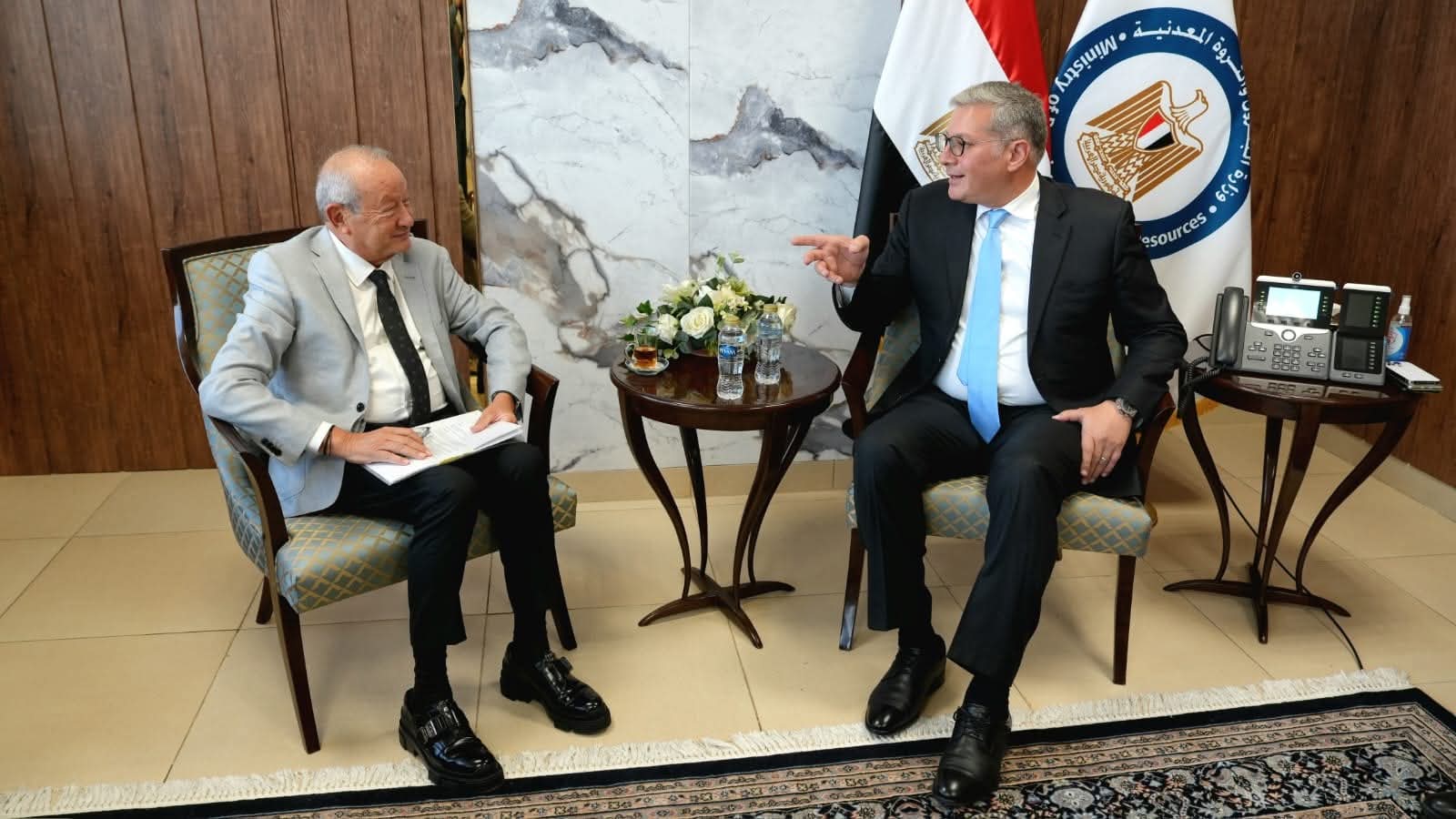 وزير البترول يبحث مع  ساويرس تعزيز الاستثمارات فى التعدين و التنقيب عن الذهب