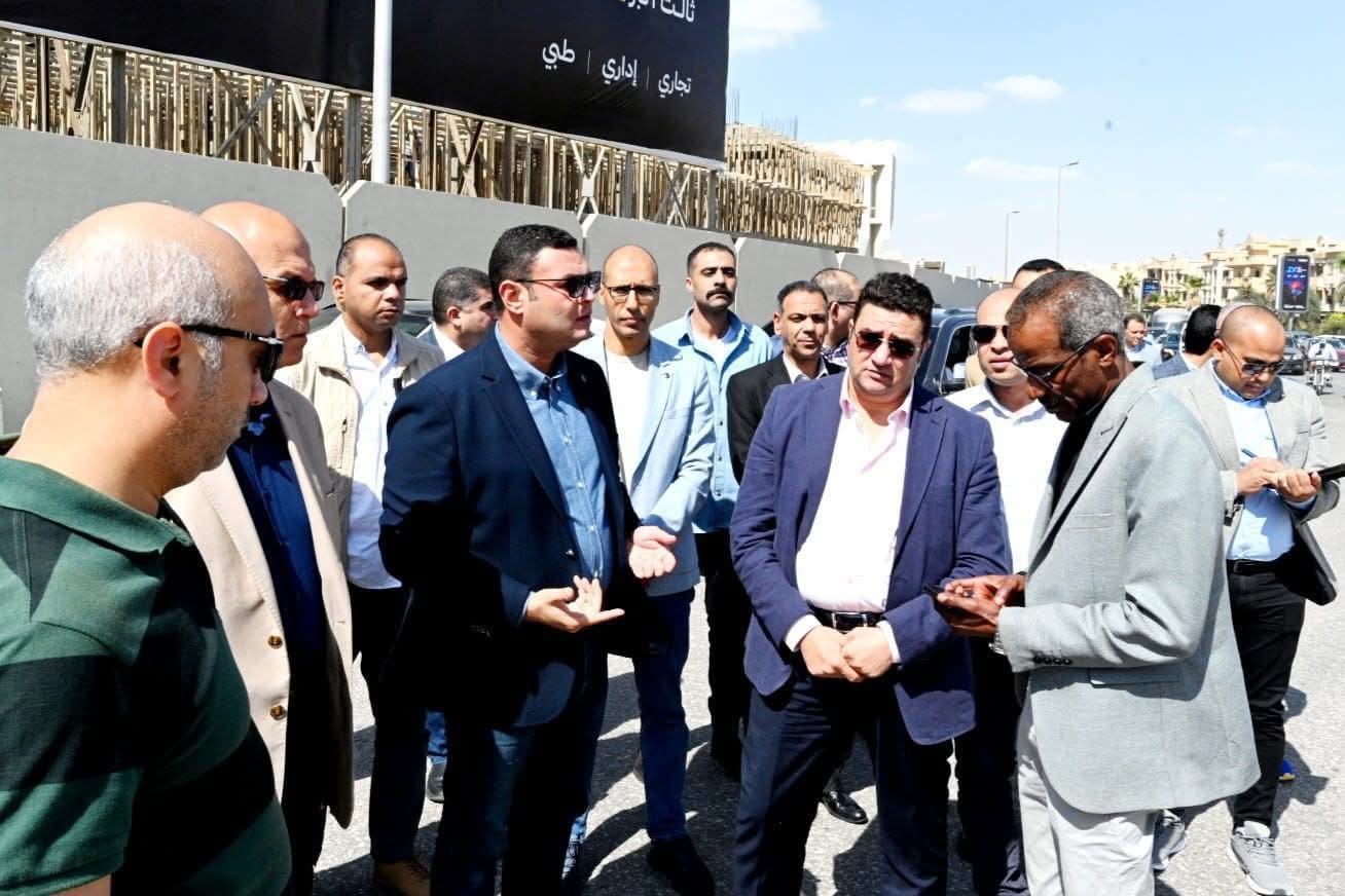 وزير الإسكان يتفقد أعمال تطوير الطرق والمحاور الرئيسية والميادين بالقاهرة الجديدة