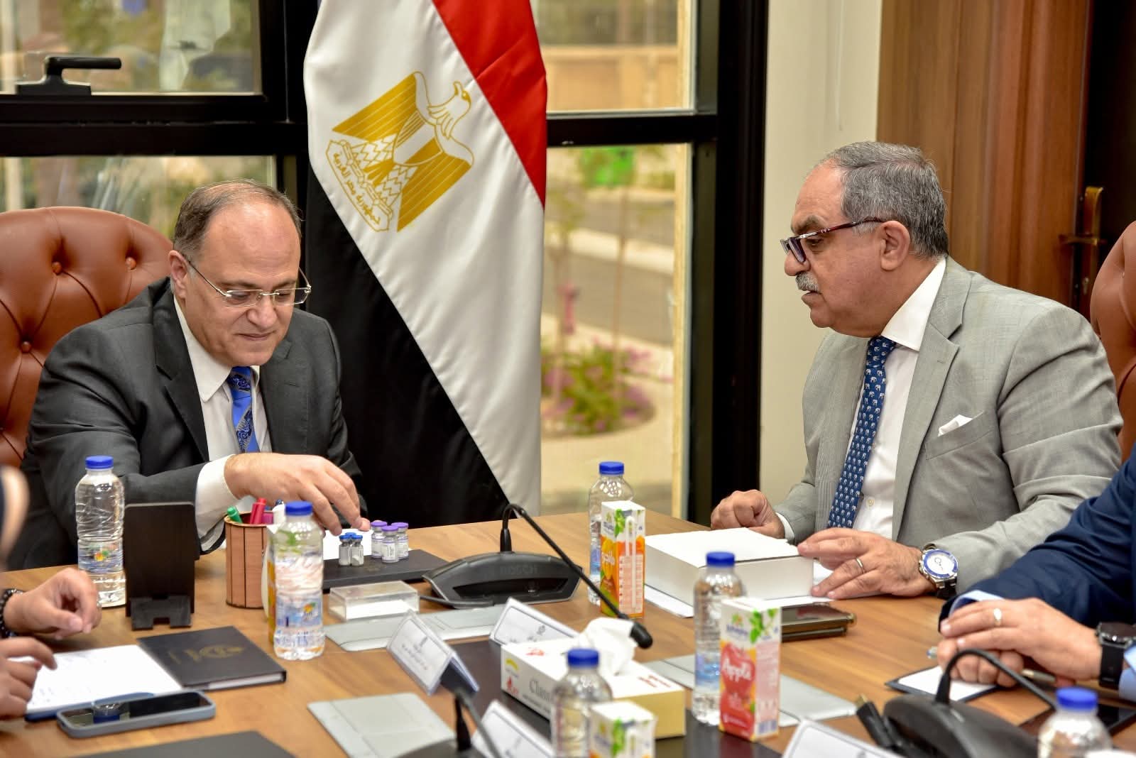 هيئة الدواء تبحث مع فاكسيرا توطين صناعة اللقاحات وتعزيز الأمن الدوائي