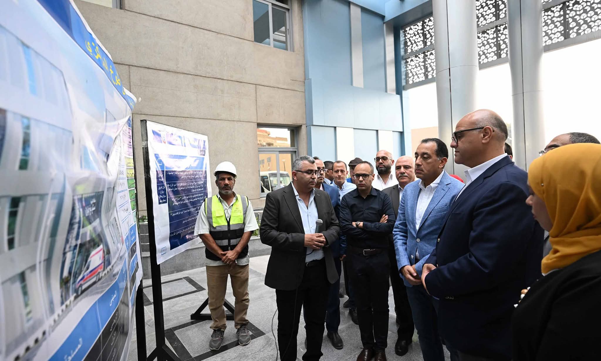 رئيس الوزراء يتفقد مشروع مستشفى "طوخ" المركزي
