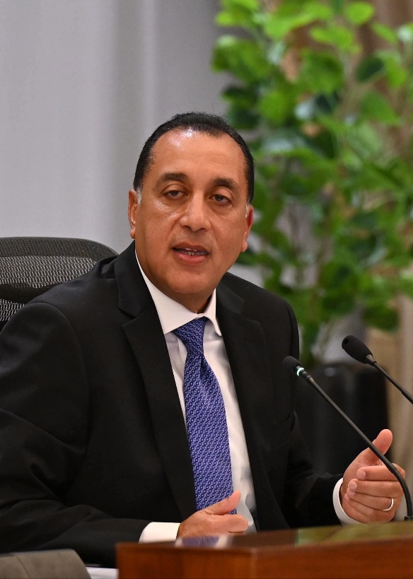 مكالمة هاتفية بين رئيسي وزراء مصر والجزائر تؤكد على عمق العلاقات التاريخية