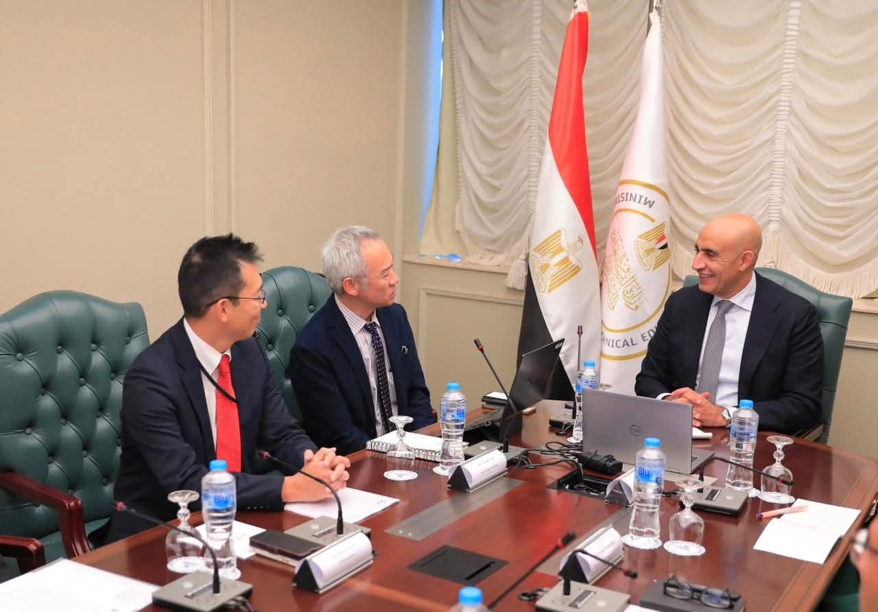 وزير التربية والتعليم يبحث مع وفد "جايكا" تعزيز التعاون في تطوير المدارس المصرية اليابانية