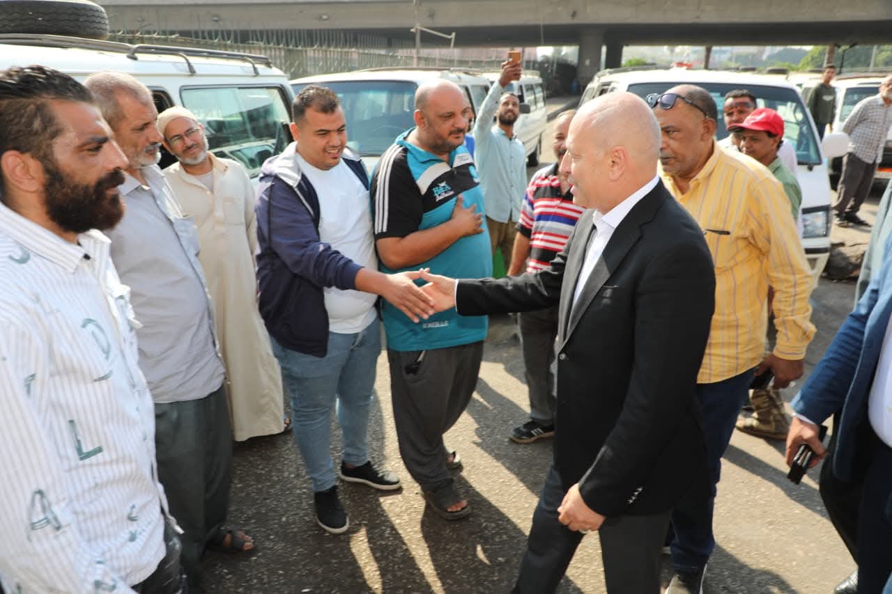 محافظ القاهرة يتفقد عددًا من مواقف النقل الجماعى