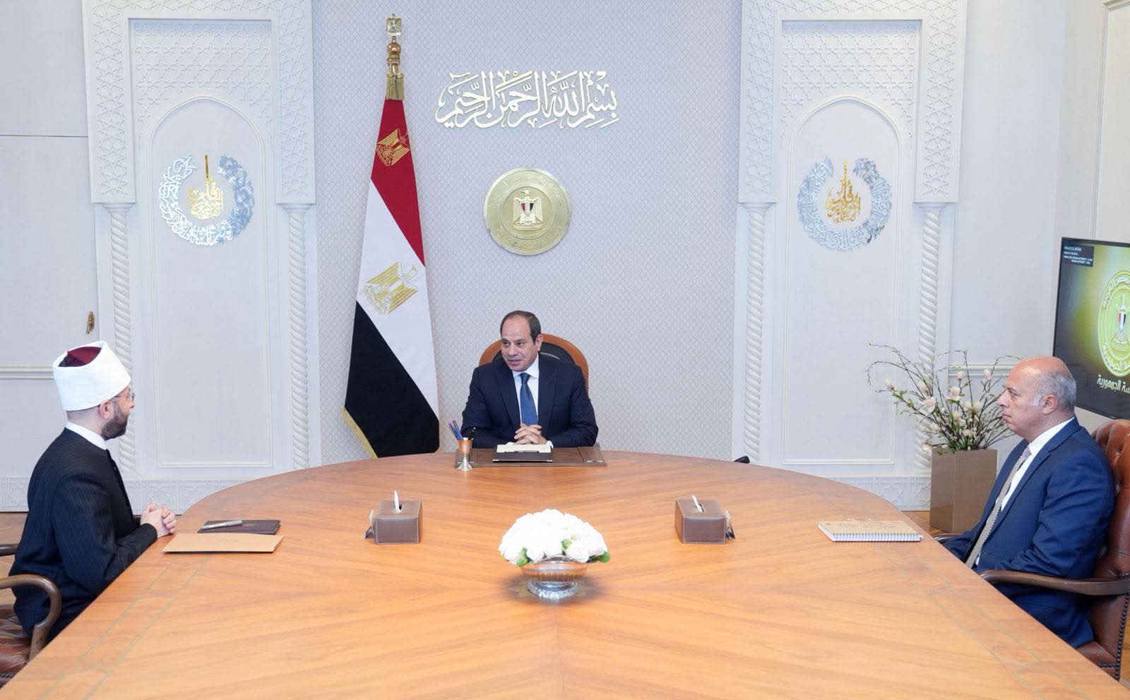 الرئيس يوجه بمواصلة جهود تحسين أحوال الأئمة والخطباء والدعاة