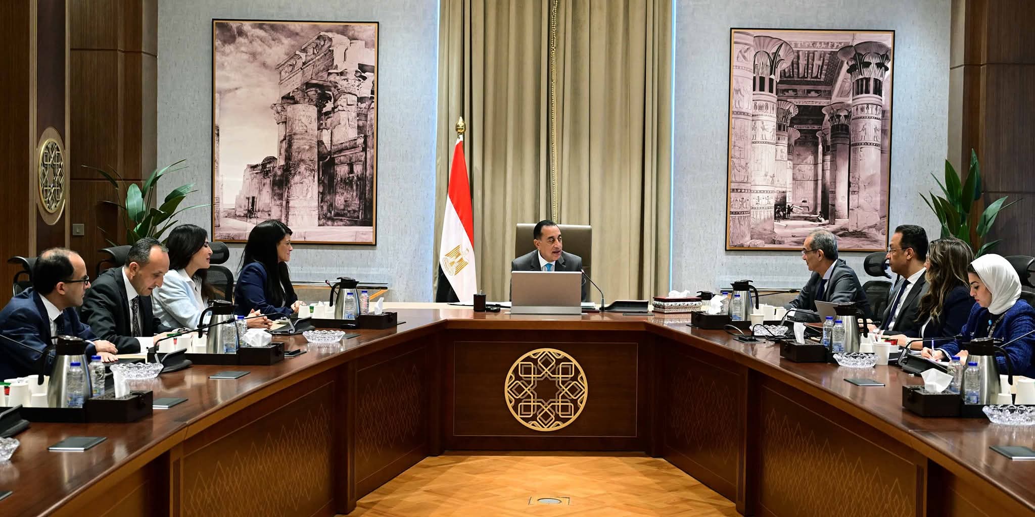 رئيس الوزراء يتابع الموقف التنفيذي لمراكز البيانات الحكومية