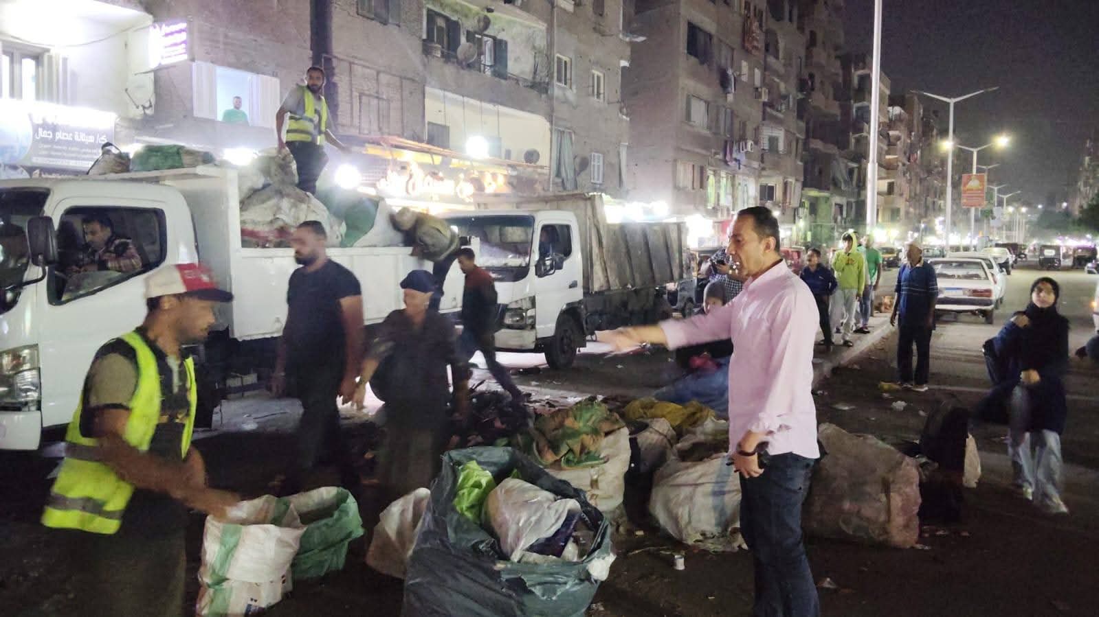 الجيزة تشن حملات نظافة بإمبابة والمنيرة الغربية والوراق وتضبط عربات كارو وتروسيكلات