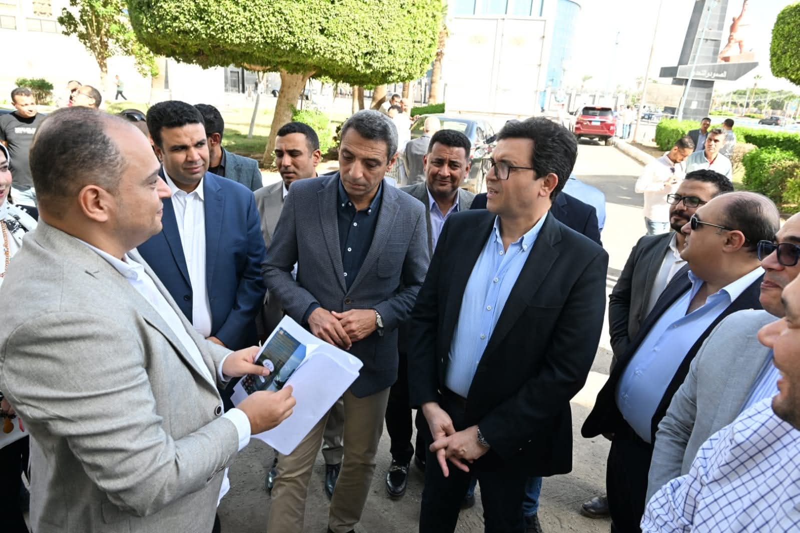 وزير الثقافة ومحافظ السويس يتفقدان أعمال تطوير قصر الثقافة