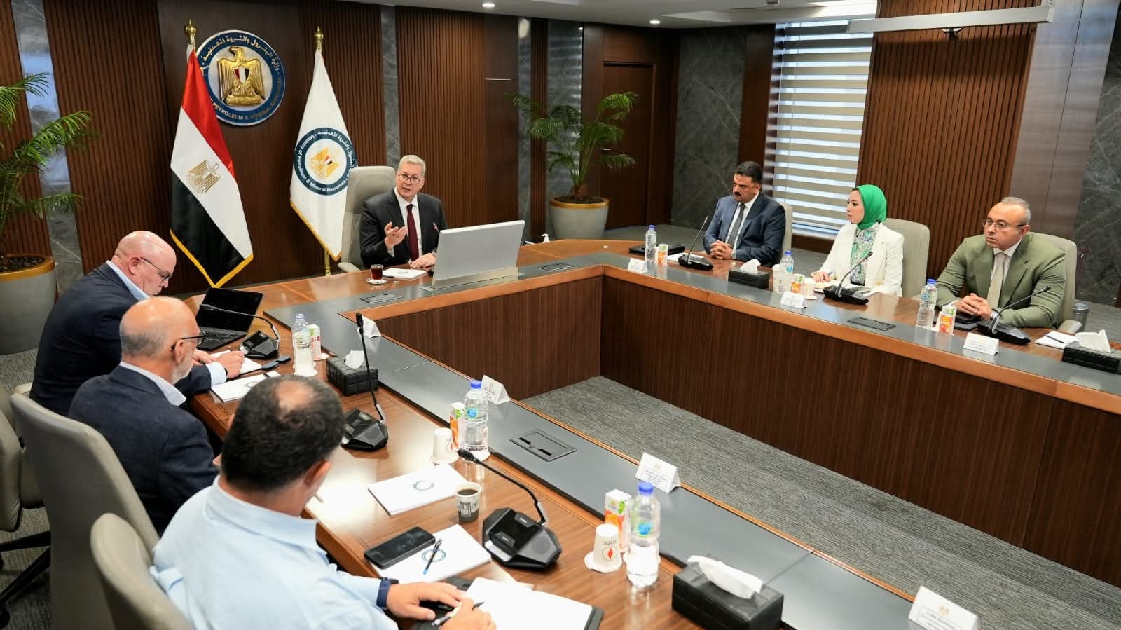 وزير البترول  يبحث مع وفد شركات التعدين الأسترالية فرص الإستثمار