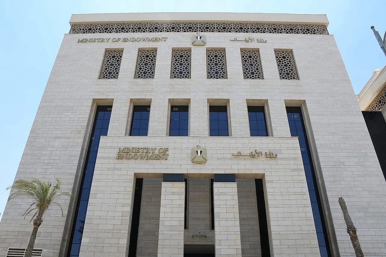 الأوقاف تؤكد: المساجد للعبادة لا للدعاية الانتخابية.. وتحظر استخدام المنابر أو الزي الأزهري في أي نشاط سياسي