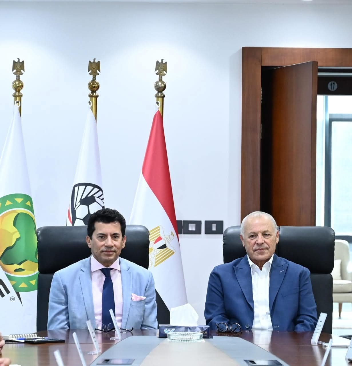 وزير الرياضة يلتقي رئيس الاتحاد المصري لكرة القدم 