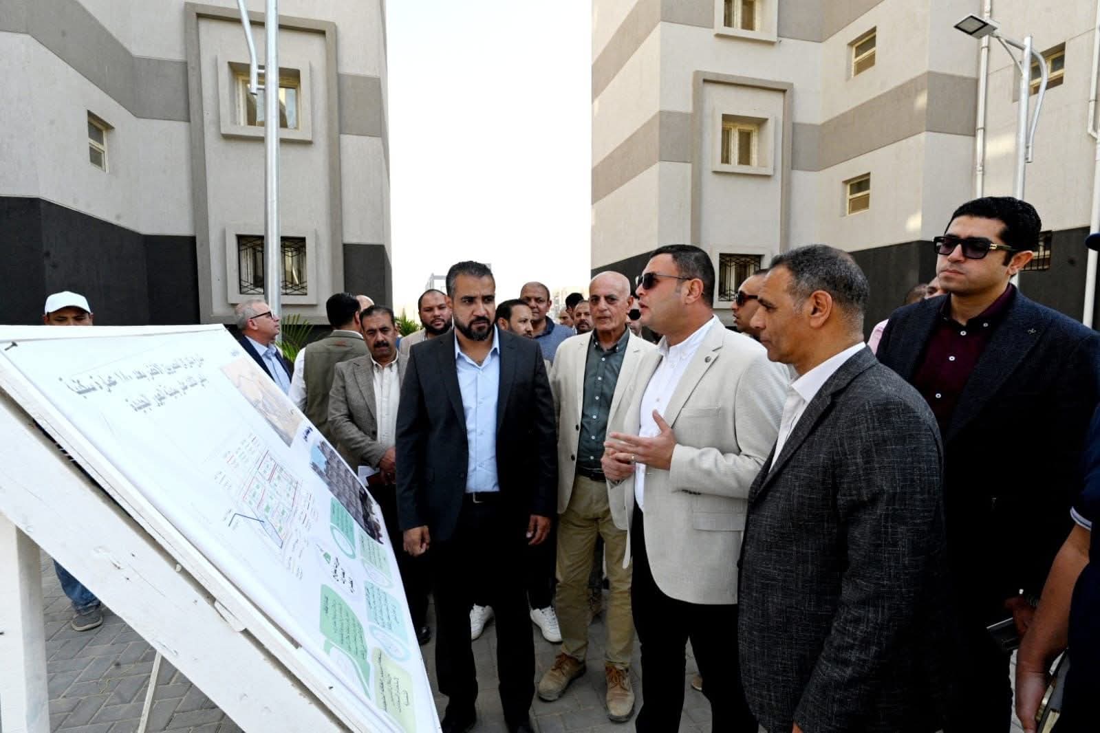 وزير الإسكان يتفقد مشروع المبادرة الرئاسية "سكن لكل المصريين" والطرق والمحاور والإسكان الأخضر بالعبور الجديدة