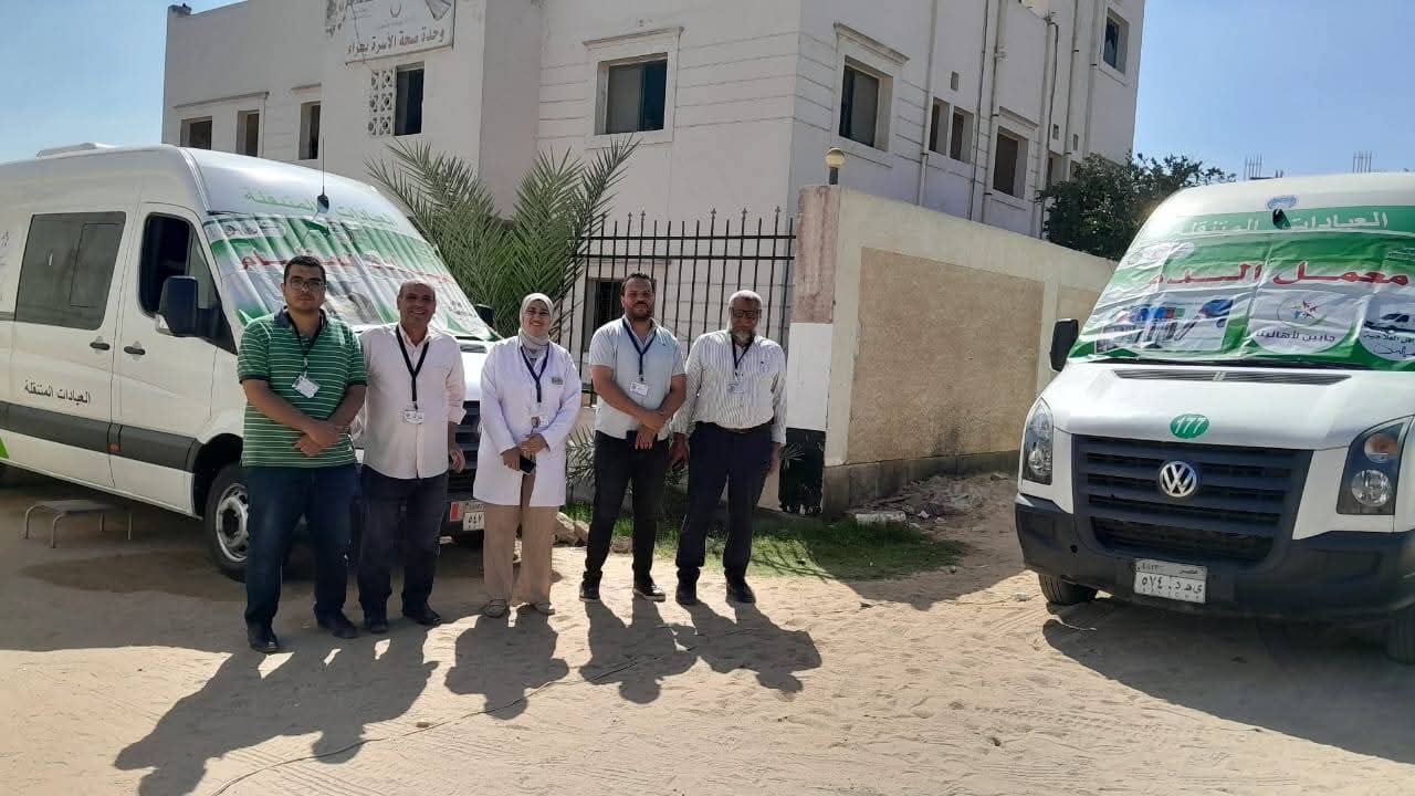 الكشف على ٥٦٢ مواطن خلال قافلة طبية مجانية بقرية حراء بالبحيرة