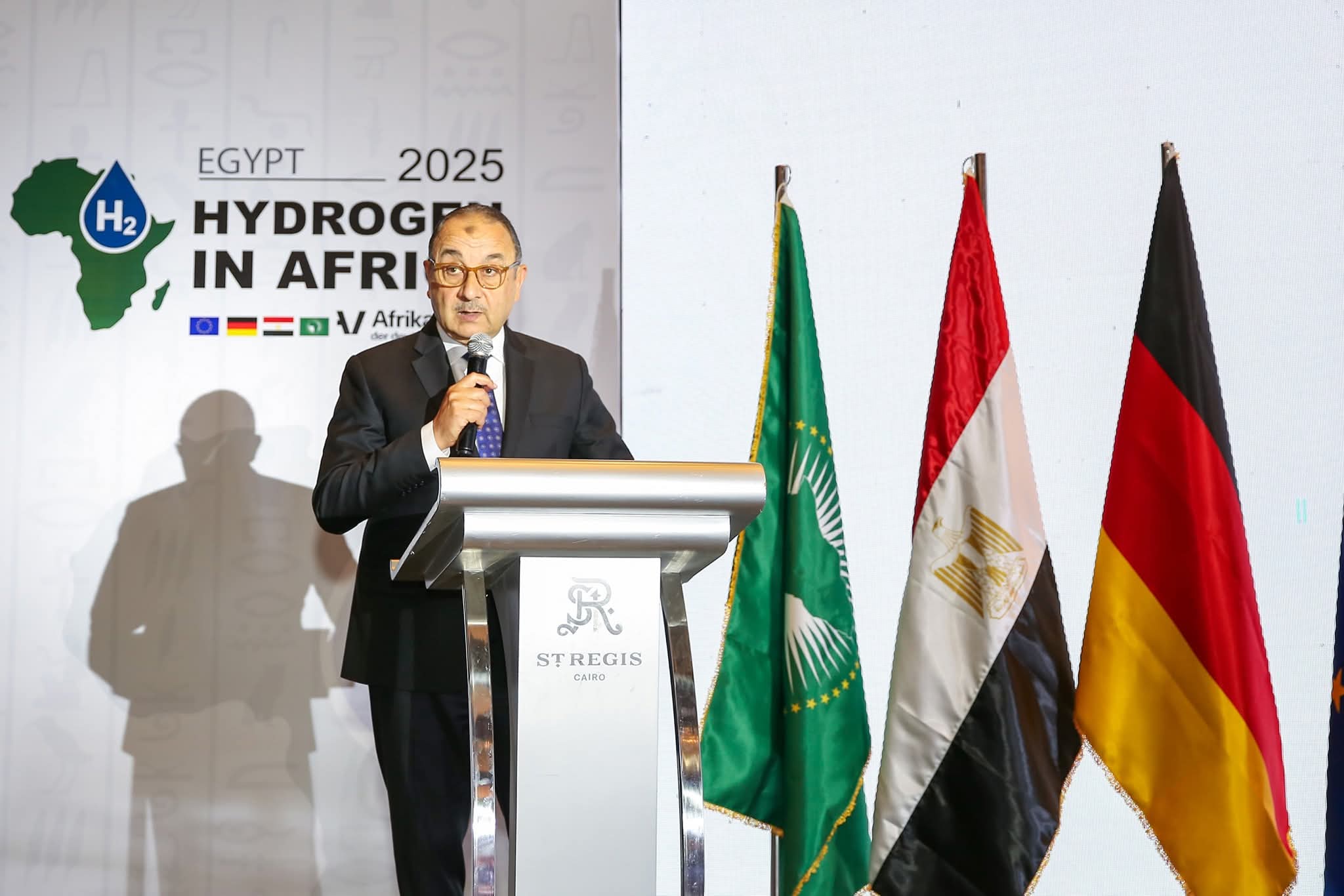 شيمي: الهيدروجين الأخضر وقود المستقبل.. ومصر تمتلك مقومات الريادة في إنتاجه