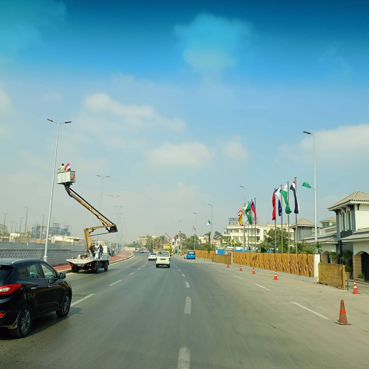 محافظ الجيزة: أعلام ولافتات للترحيب بضيوف المتحف المصري الكبير على الطرق والمحاور
