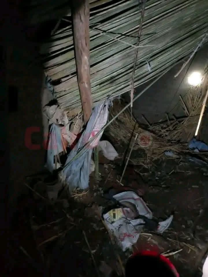 مأساة في نجع النجار.. انهيار منزل يودي بحياة ثلاثة أطفال ويصيب رابعهم