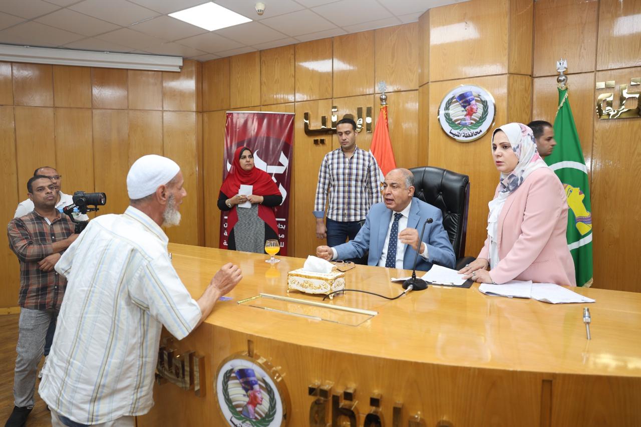 محافظ المنيا يوجه بحلول عاجلة لمشكلات البنية التحتية وتخصيص أراضٍ خدمية