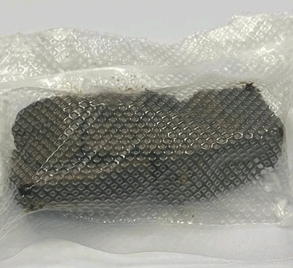 جمارك مطار الغردقة تضبط راكبًا ألمانيًا حاول تهريب كمية من مخدر الحشيش داخل علبة كريم