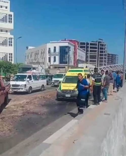إصابة 4 أشخاص في حادث تصادم بين سيارتين أمام مجمع كليات دمنهور 