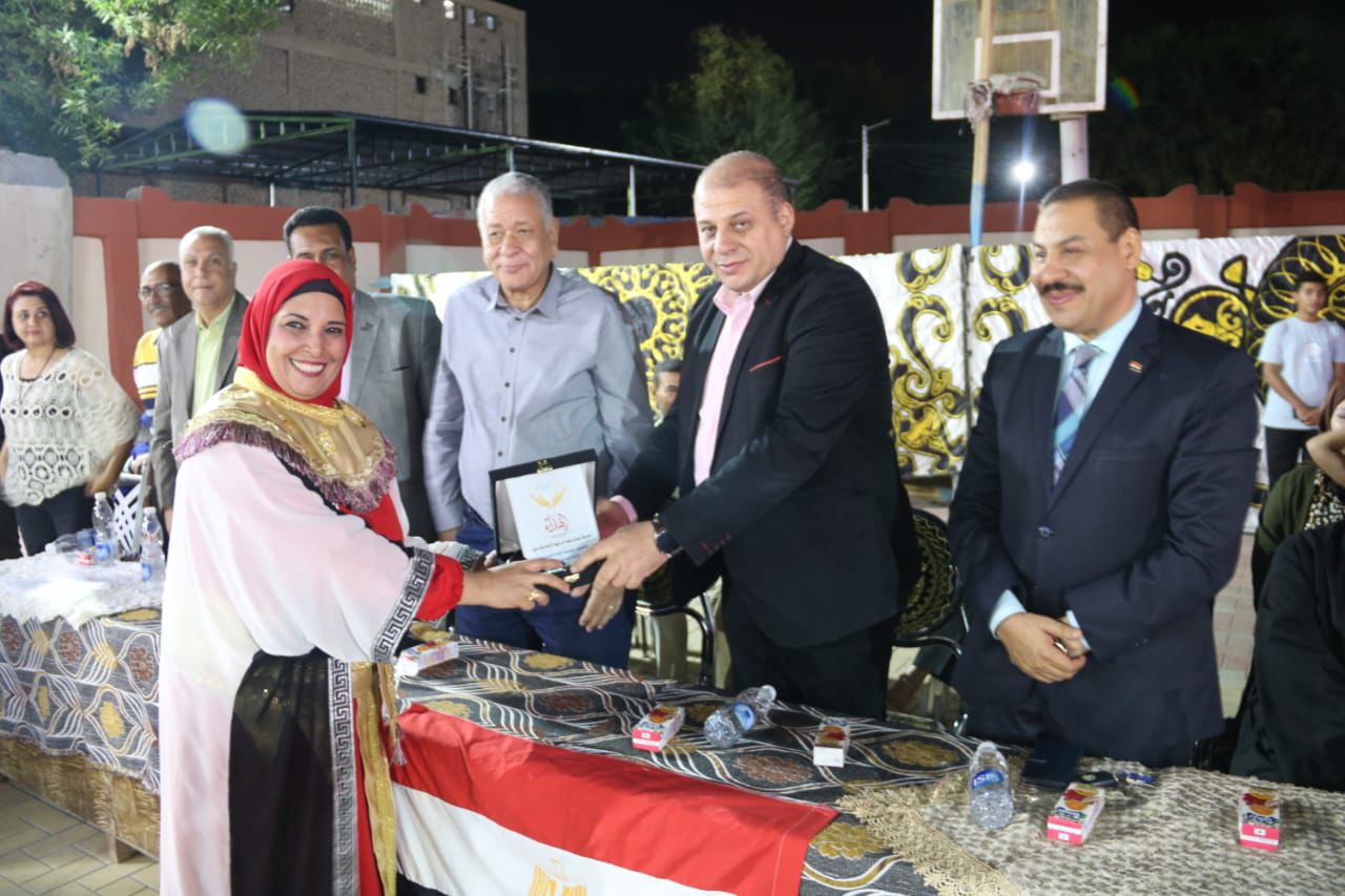 مدرسة سيدي عبد الرحيم الإعدادية بقنا تحتفل بذكرى انتصارات أكتوبر المجيدة