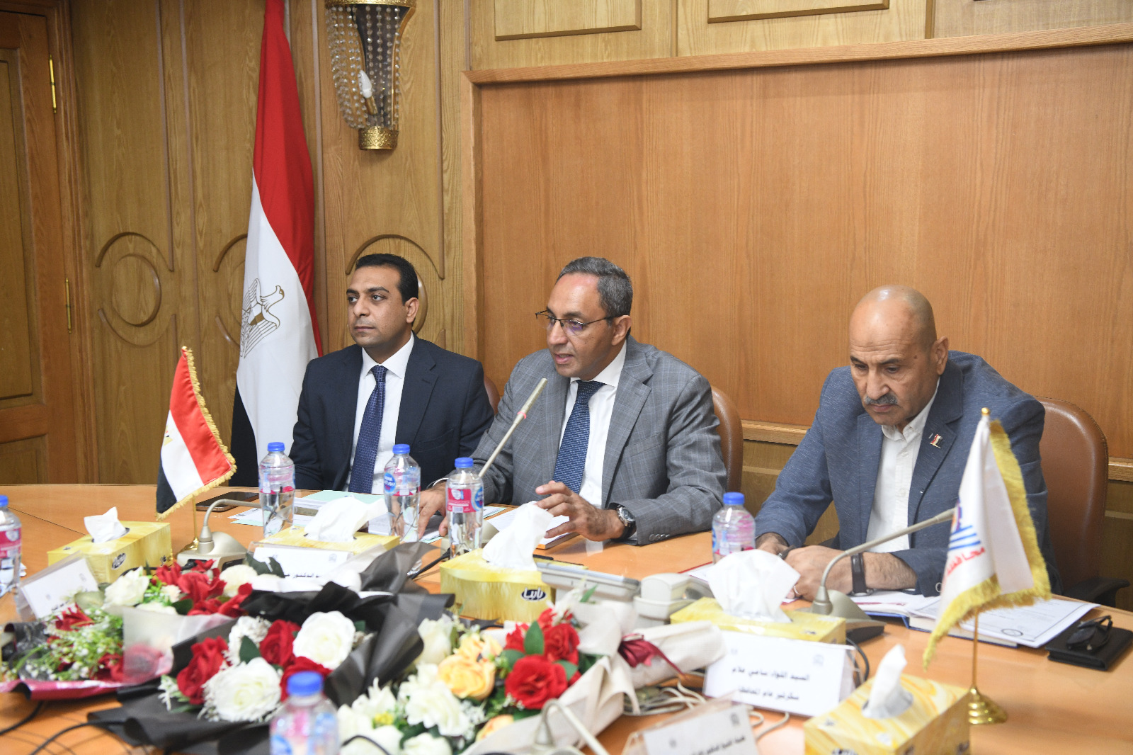 محافظ قنا يتابع جاهزية المراكز الانتخابية استعدادًا لانتخابات مجلس النواب 2025