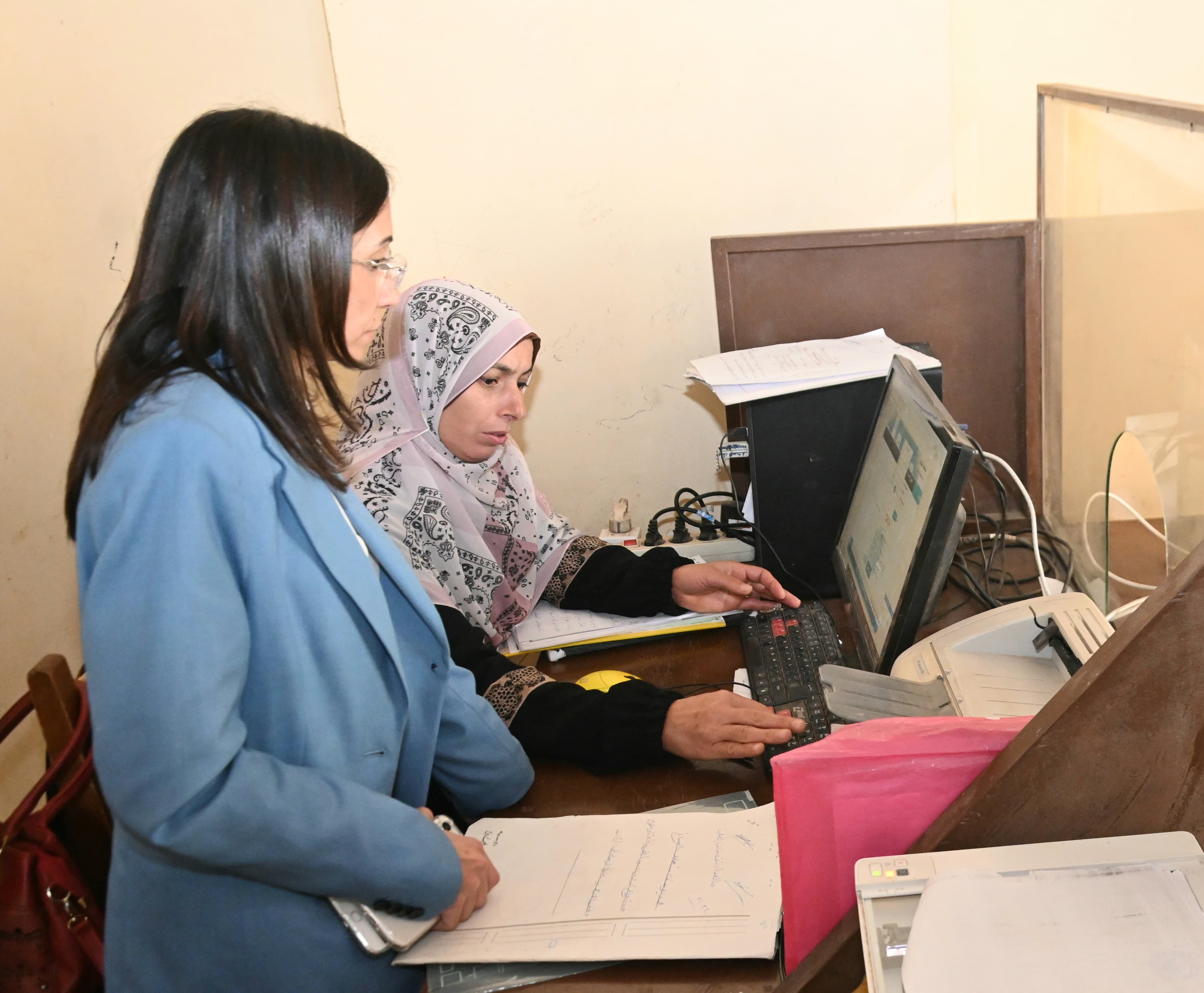 محافظ البحيرة توجه بمراجعة  التراخيص وقرارات الإزالة بقرية المجد بالرحمانية