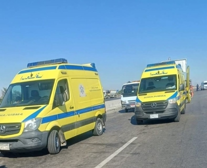 عاجل .. إصابة 4 أشخاص إثر إنقلاب سيارة ملاكى بصحراوي البحيرة