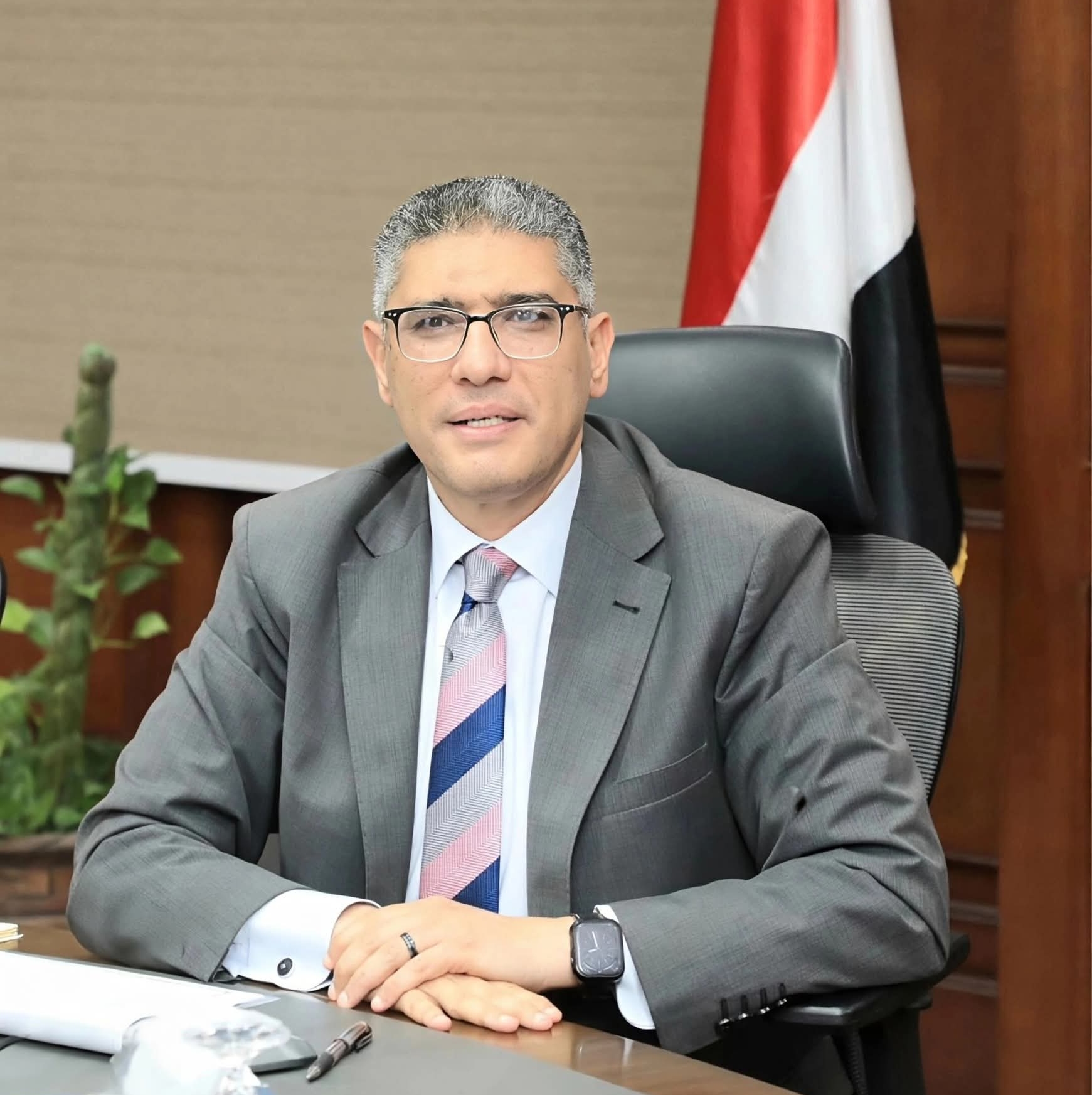 محافظ الجيزة: تخصيص شاشات عرض كبرى بالميادين لبث افتتاح المتحف المصري الكبير
