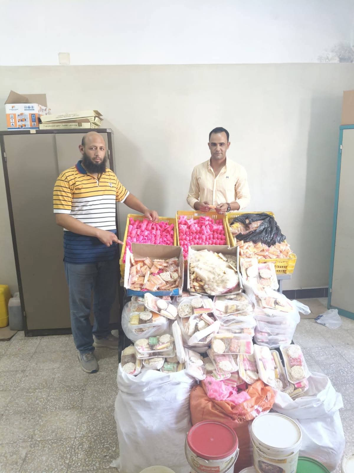 ضبط 9.5 طن من الأغذية الفاسدة بالبحيرة.. صور