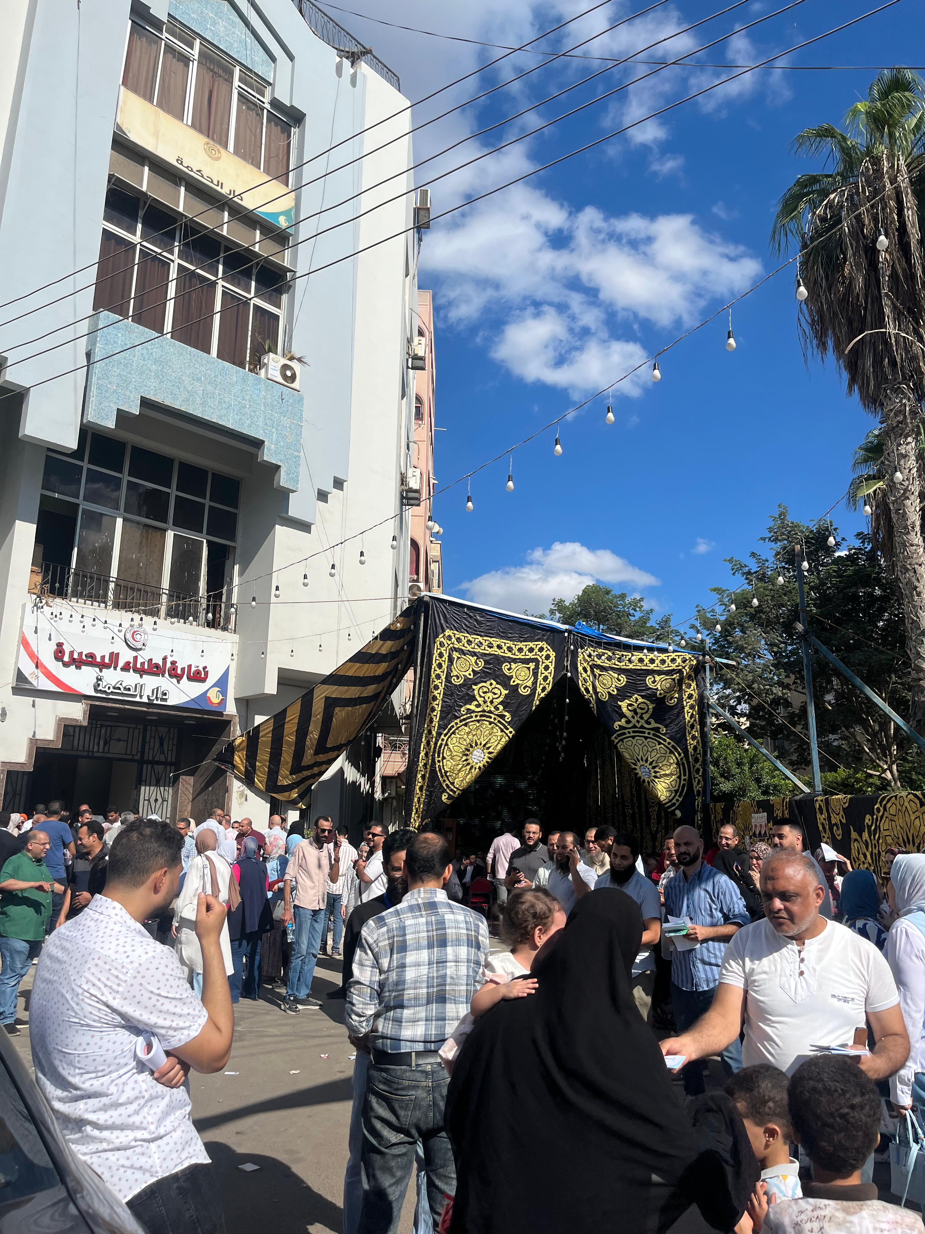 انتخابات نقابة الأطباء بالبحيرة.. إقبال متوسط و10 مرشحين يتنافسون على 4 مقاعد