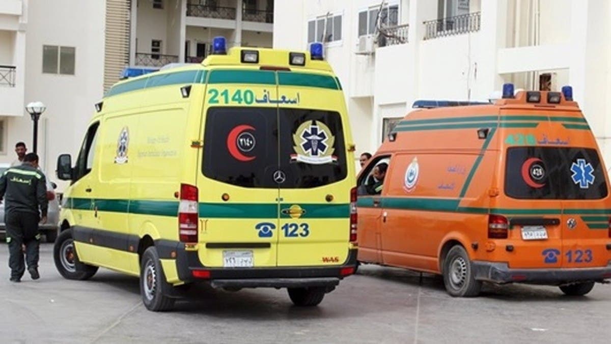 إصابة 9 عمال إثر إصطدام سيارتين ميكروباص بطريق شبراخيت بالبحيرة