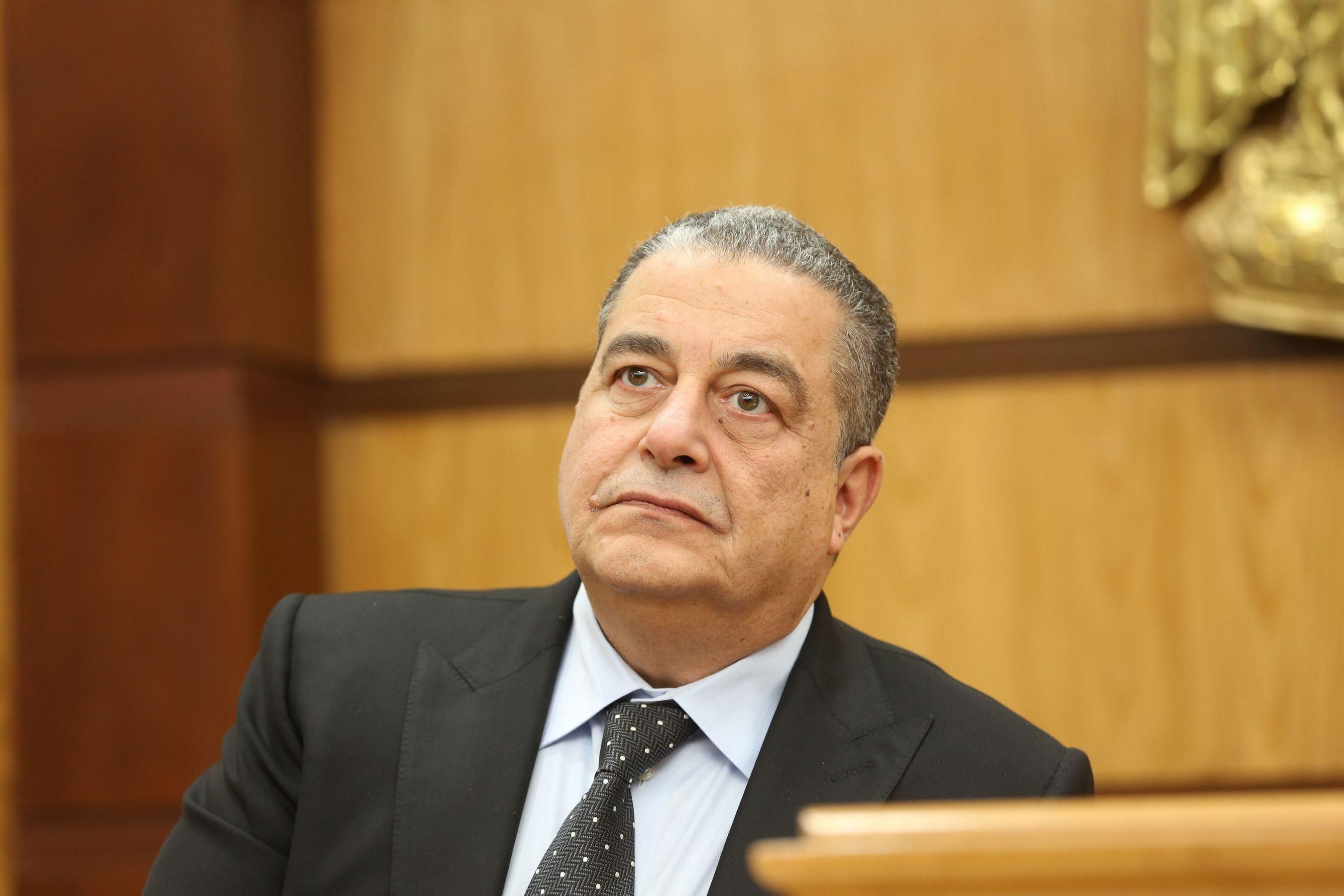 ياسين منصور يثير الجدل بعد رفضه الإجابة على سؤال تمويل صفقات الأهلي