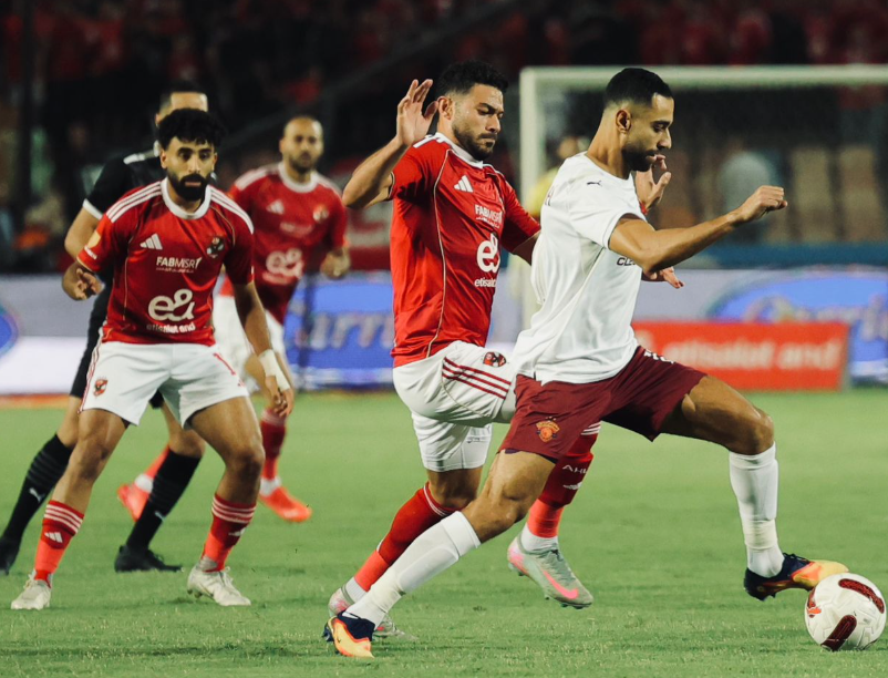 قرار عاجل من الأهلي لمنع رحيل ثنائي الفريق خلال الانتقالات الشتوية