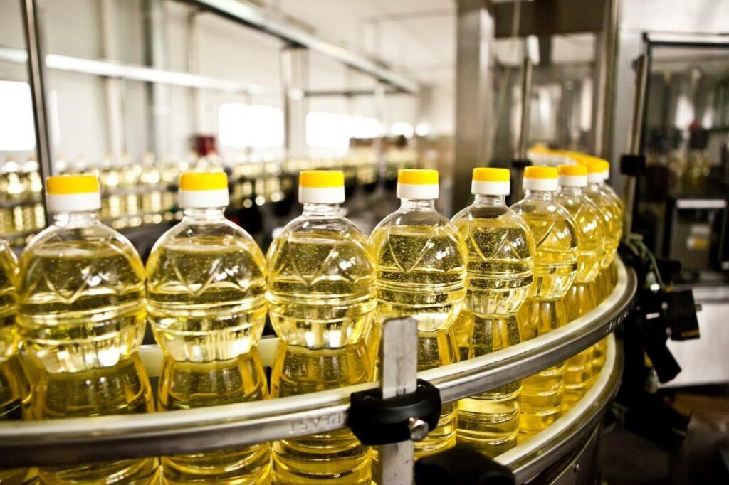 طرح عبوة زيت جديدة على بطاقات التموين.. اعرف السعر والوزن
