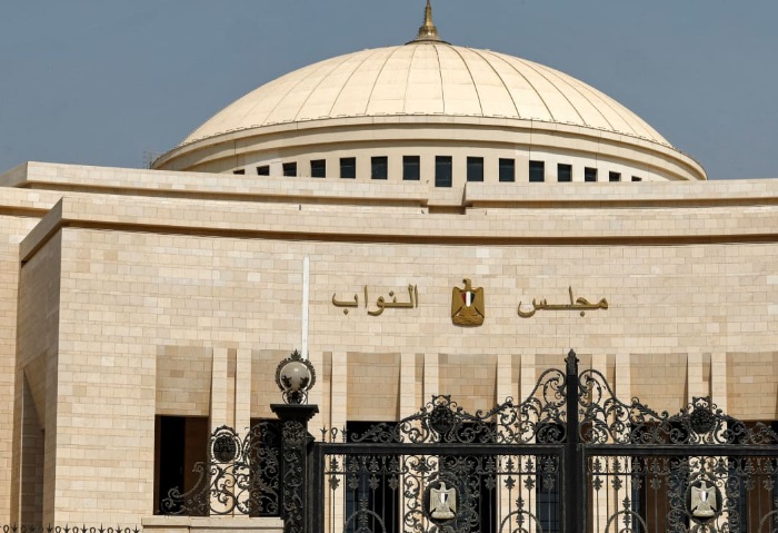 ماذا يحدث للنائب الذي يبدّل انتماءه الحزبي أو صفته الانتخابية؟