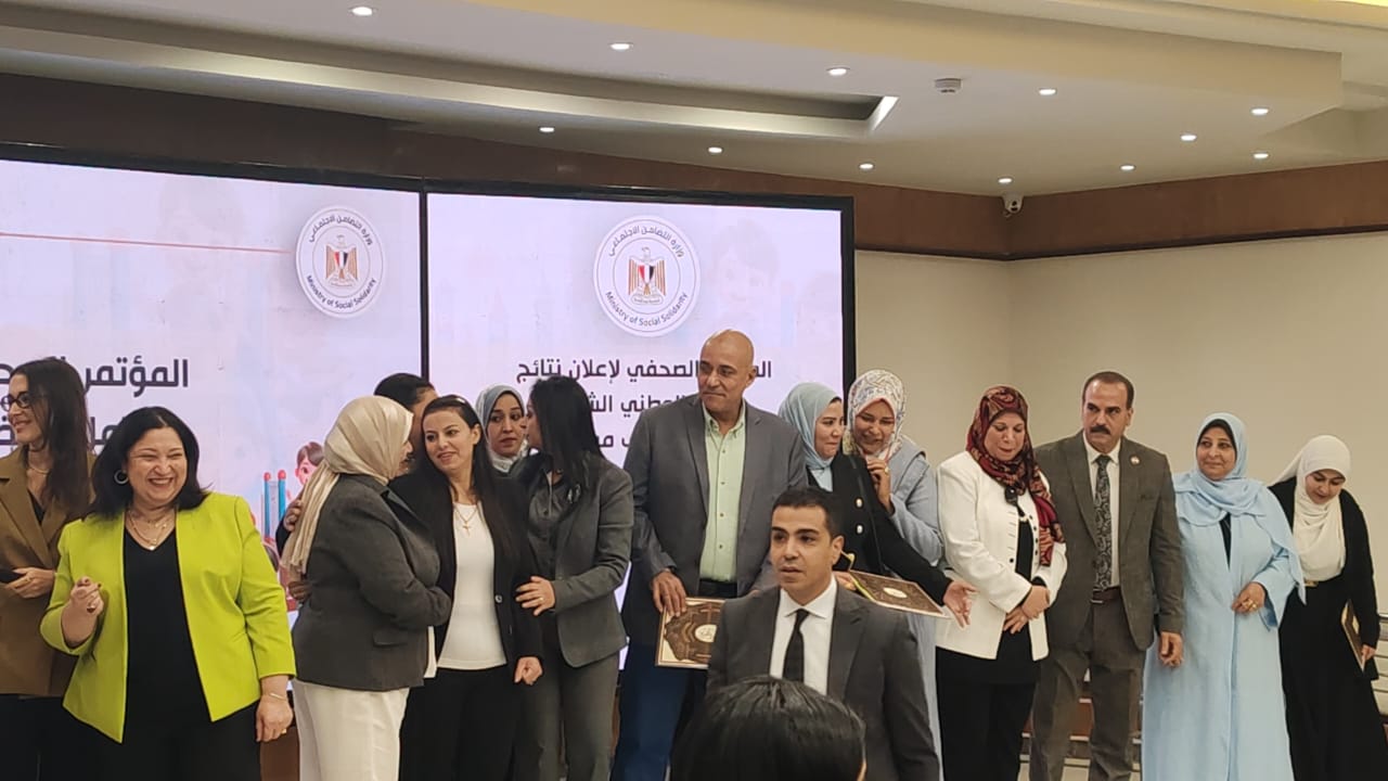 سيدتان قبطيتان تفوزان بعمرة.. فماذا فعلت وزيرة التضامن لهما؟