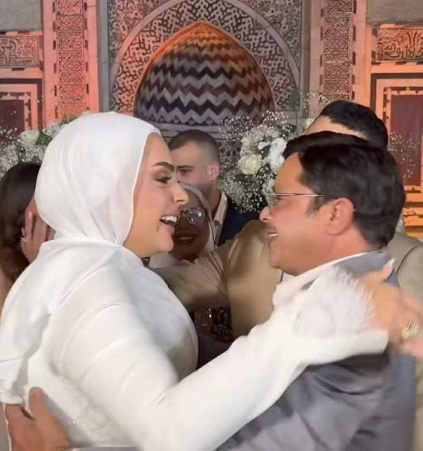 رواد مواقع التواصل عن عقد قران ابنة محمد هنيدى:«قمر شبه والدها»