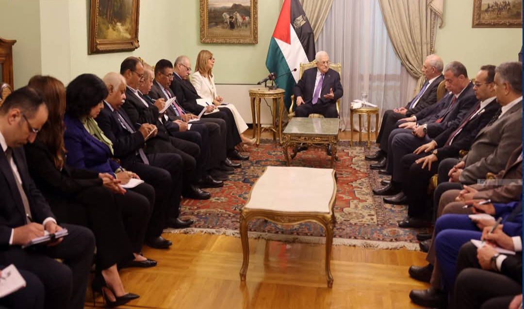 أبو مازن يُعرب عن تقديره لجهود الرئيس السيسي في دعم الشعب الفلسطيني