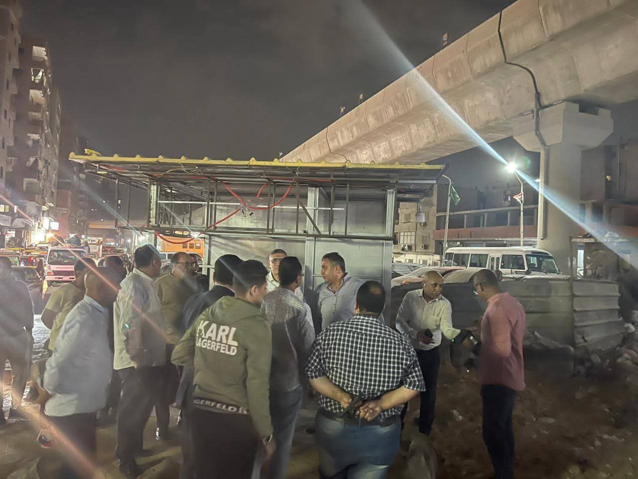 محافظ الجيزة يعاقب مسئولين بالوراق وإمبابة للإهمال فى النظافة