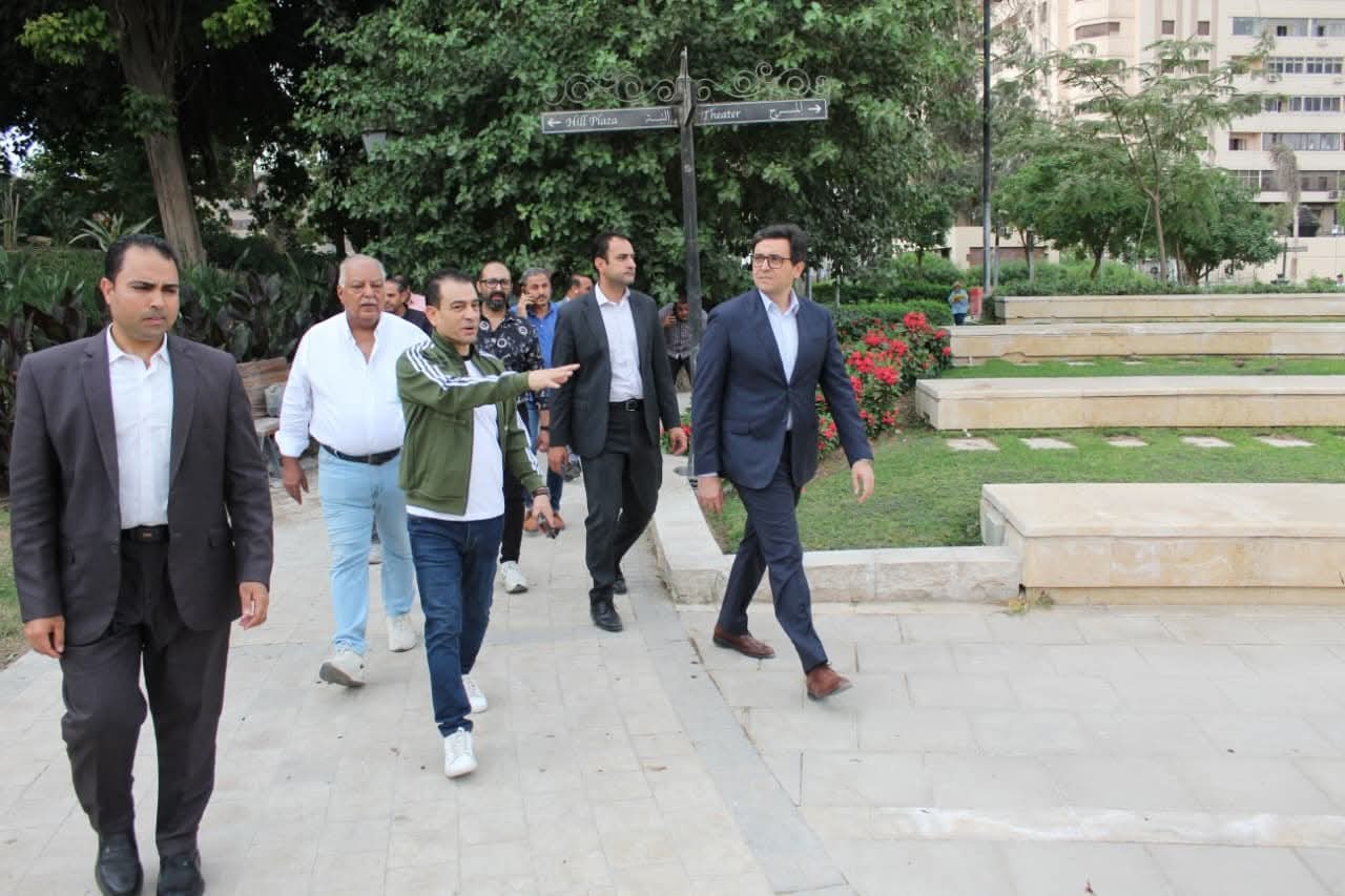 وزير الثقافة يتفقد مشروع إعادة إحياء حديقة الأزبكية التراثية