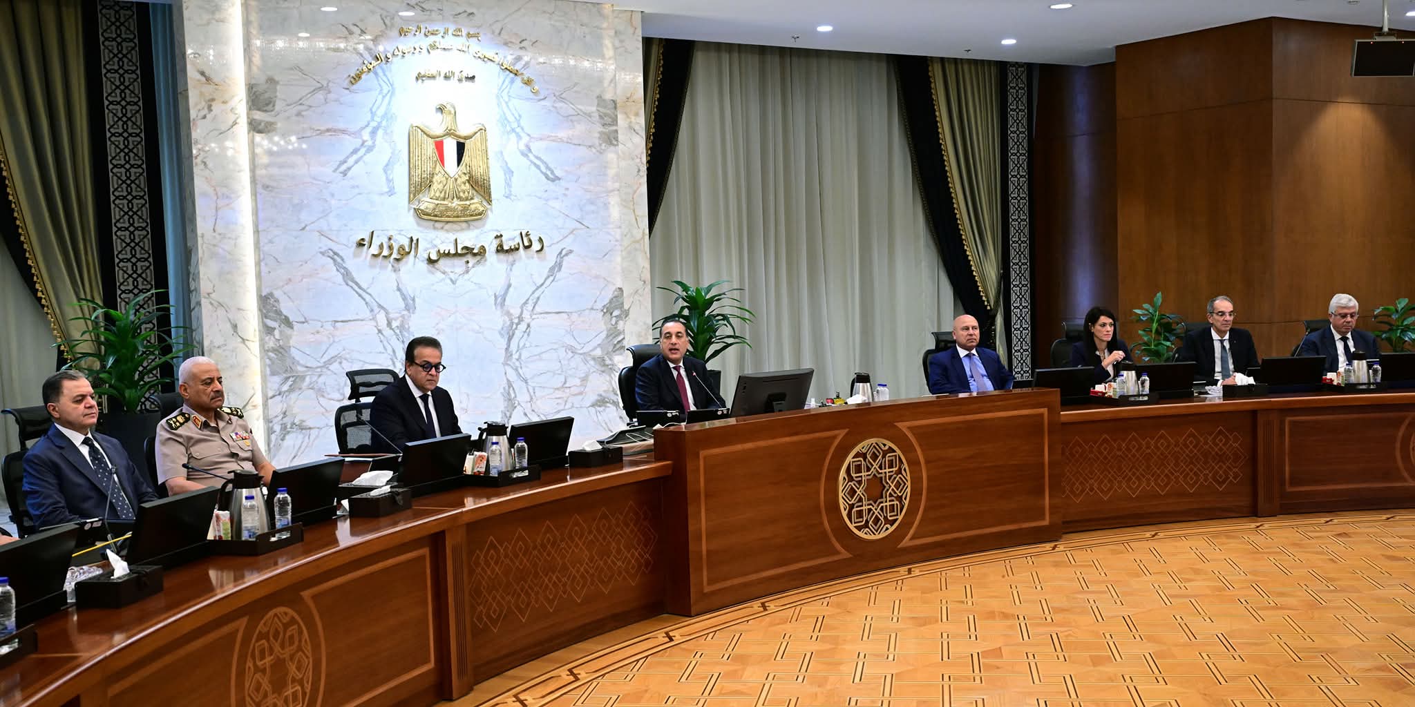 رئيس الوزراء يترأس الاجتماع الأسبوعى للحكومة