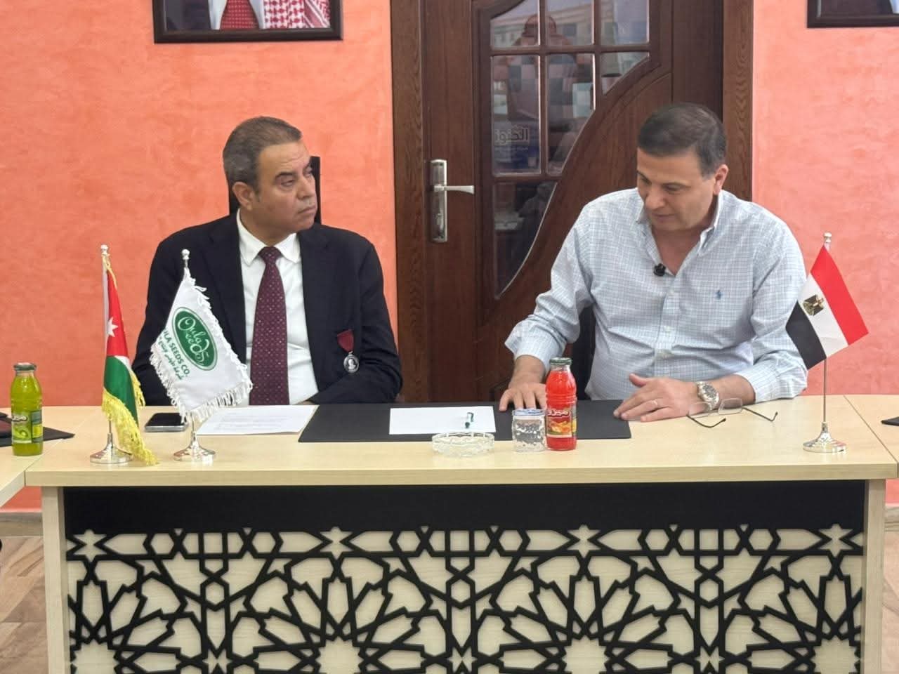 وزير الزراعة يتفقد كبرى شركات إنتاج التقاوي للأردن