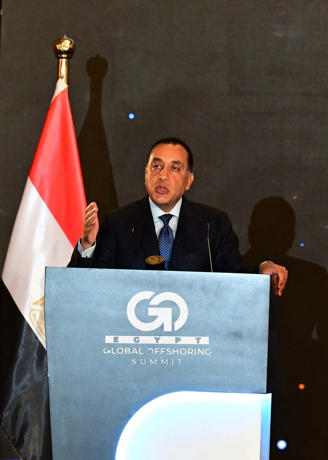 رئيس الوزراء:نمو قطاع الاتصالات يتراوح من 14% إلى 16% سنوياً