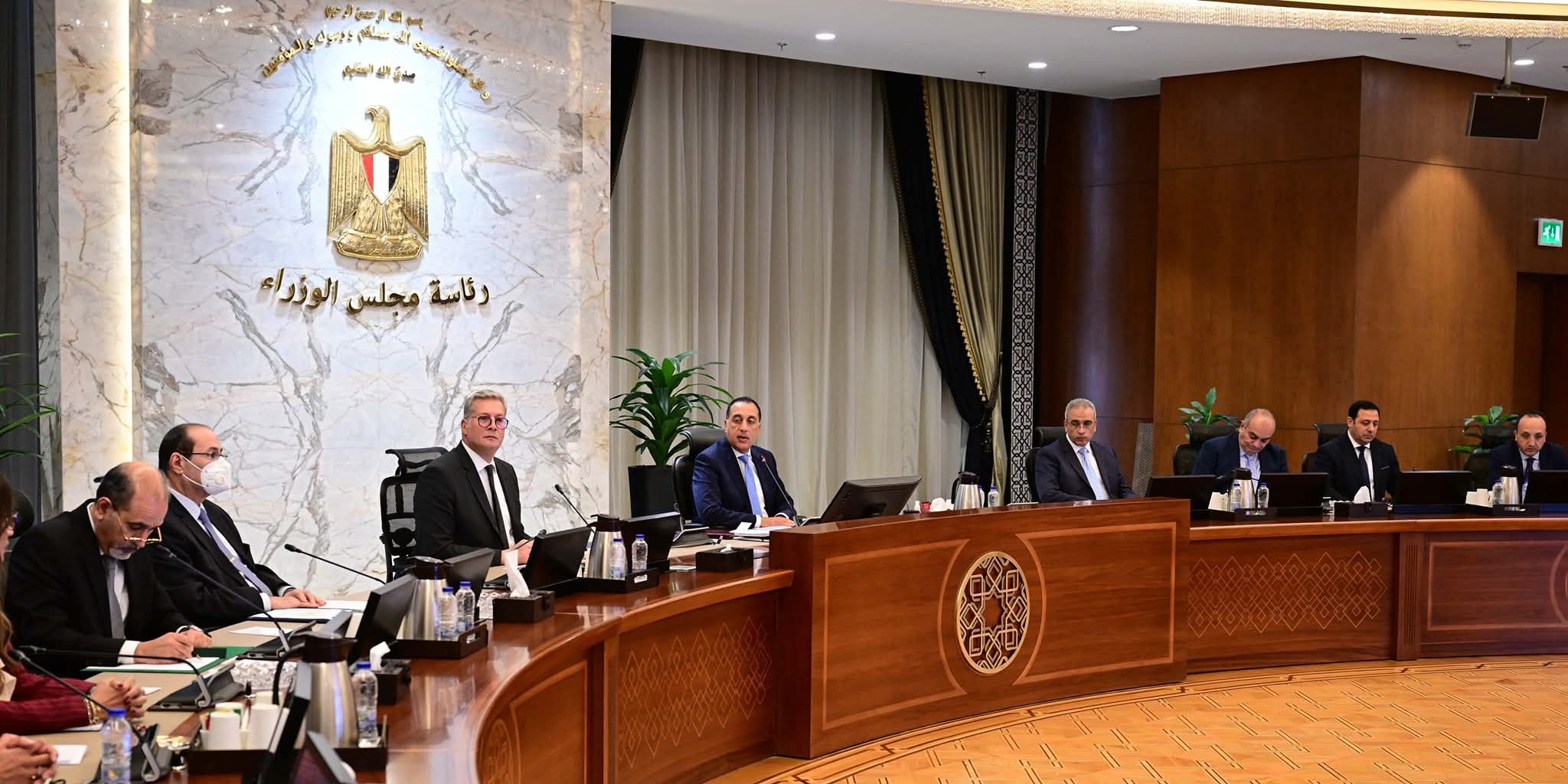 رئيس الوزراء يتابع جهود جذب المزيد من الاستثمارات الأجنبية